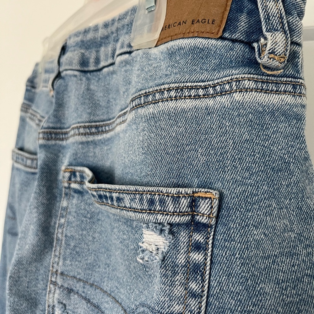 American Eagle Curvy Ripped Mom Jean